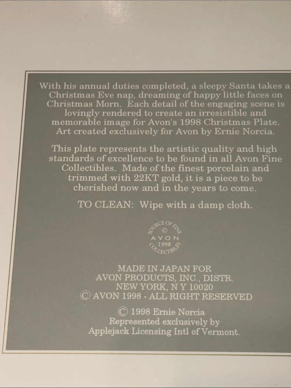 Avon 1998 Santa on Moon Holiday Plate – 22k Gold Rim
